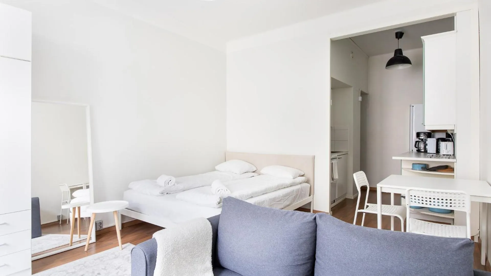 Tranquil City Studio, All Essentials, Seamless Check In Helsinki Apartment